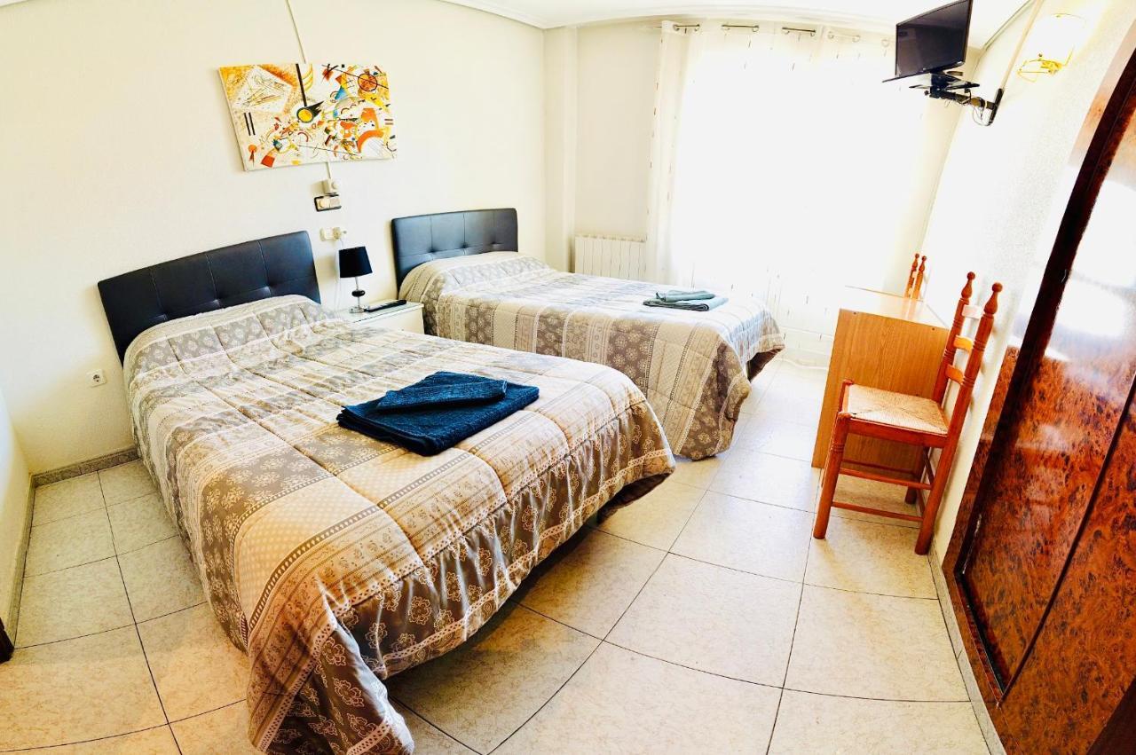 Hostal Sol Naciente Leão Exterior foto