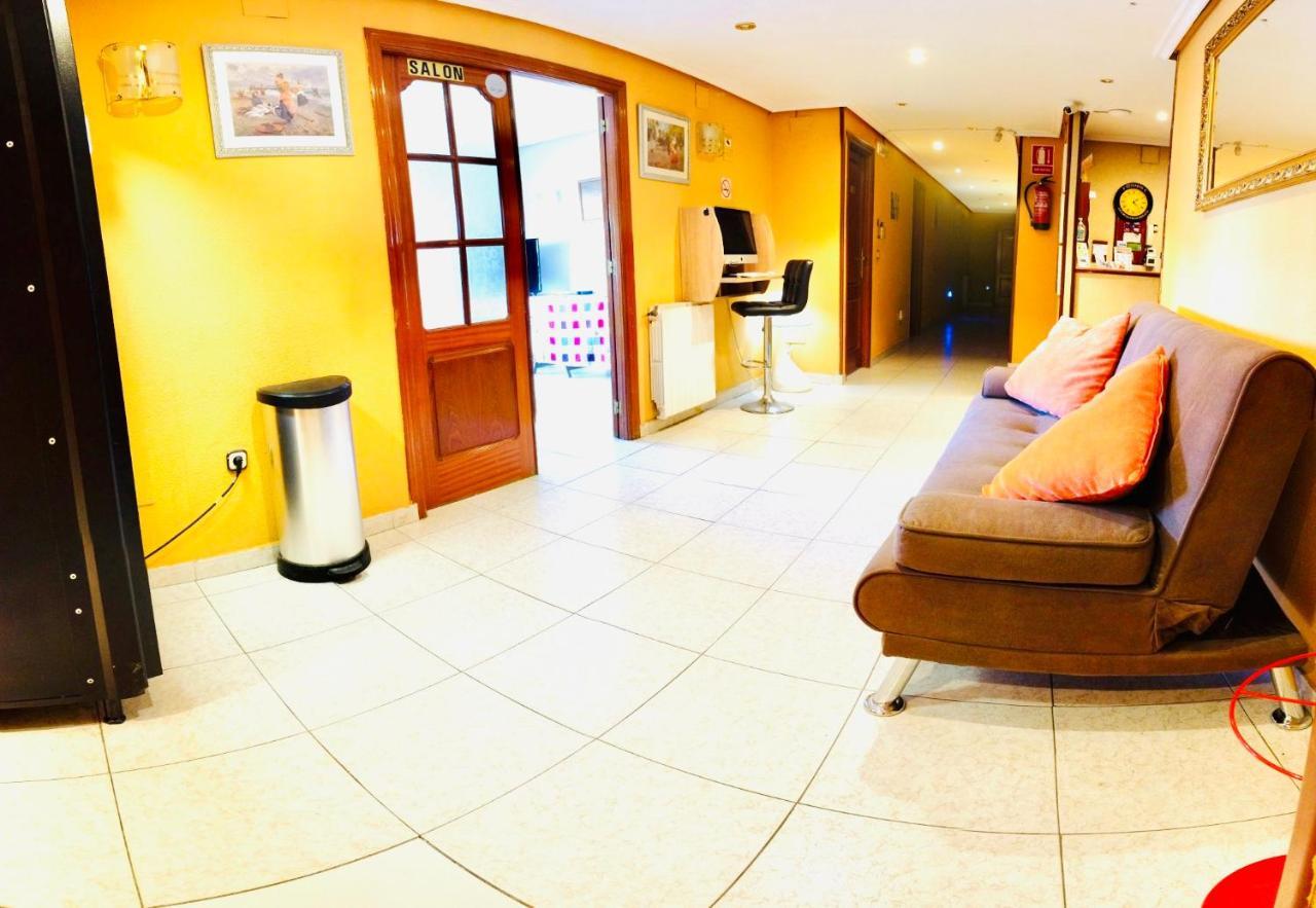 Hostal Sol Naciente Leão Exterior foto